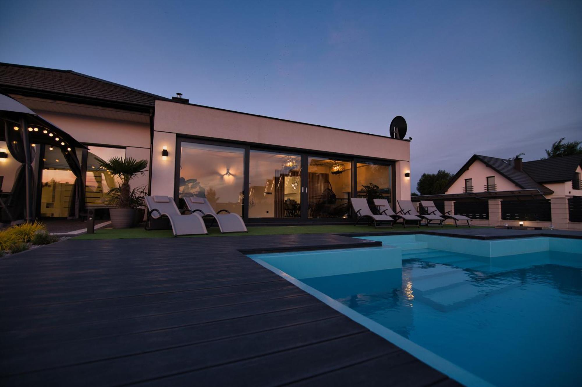 Dom Z Basenem I Jacuzzi Do 10 Osob Zator Willa Luxhouse Esterno foto