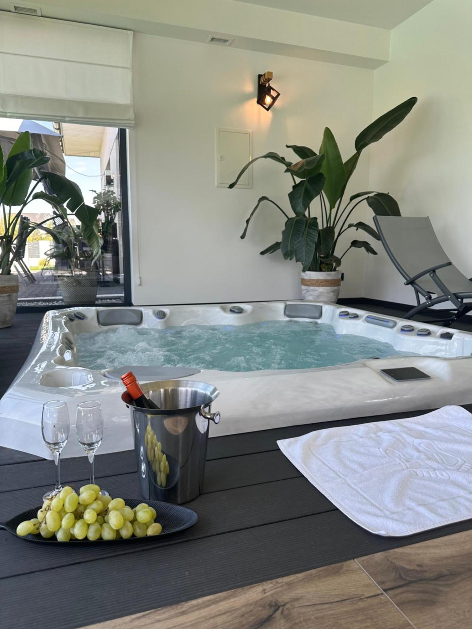 Dom Z Basenem I Jacuzzi Do 10 Osob Zator Willa Luxhouse Esterno foto